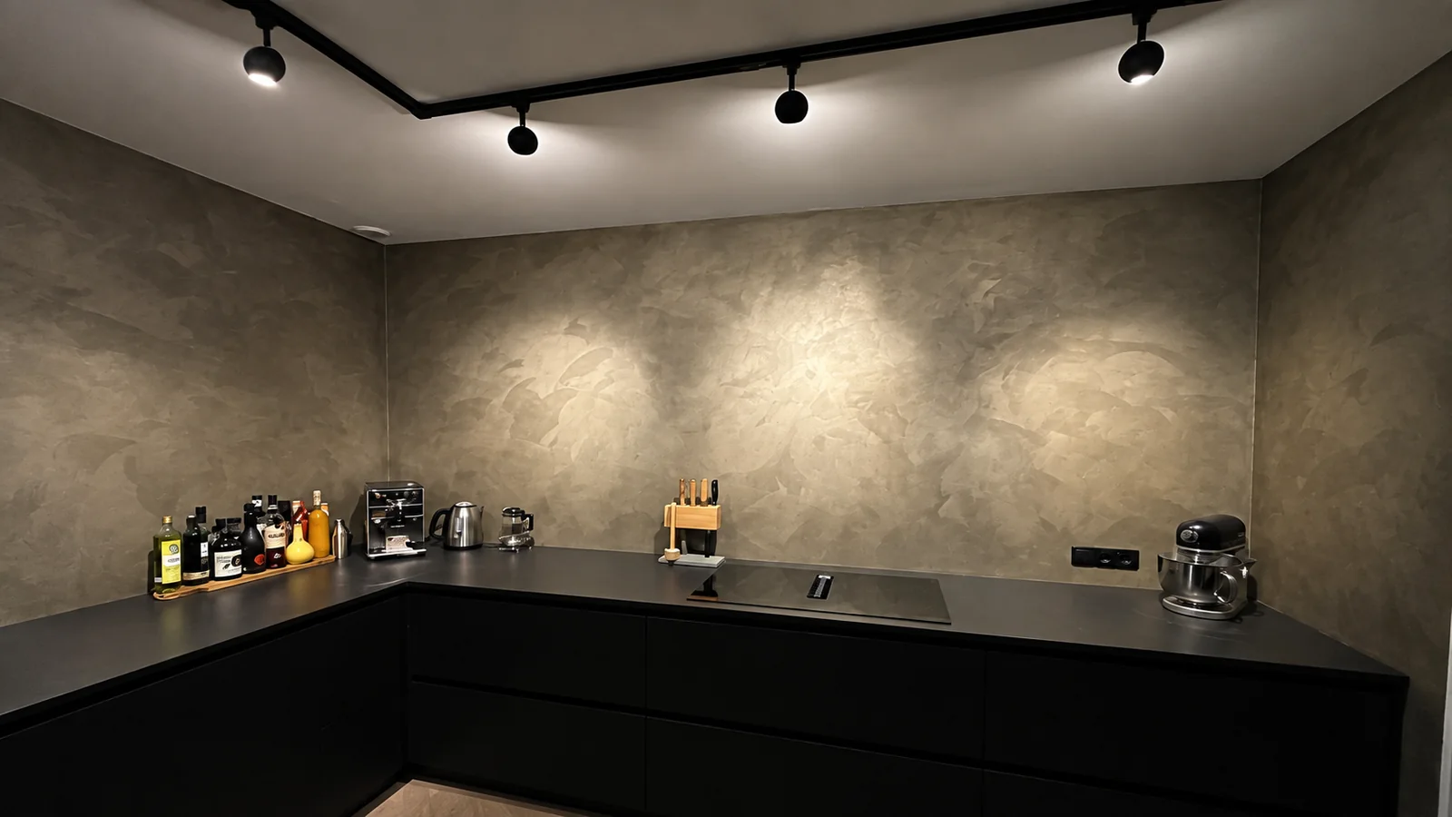 Keukenwand met betonlook